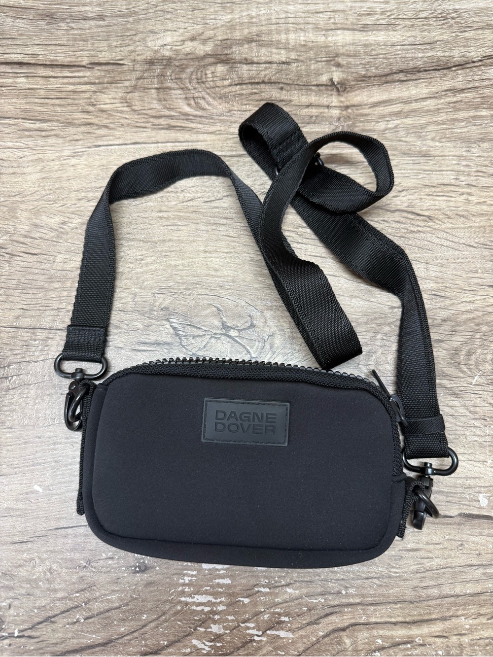 DAGNE DOVER MARA
NEOPRENE PHONE SLING